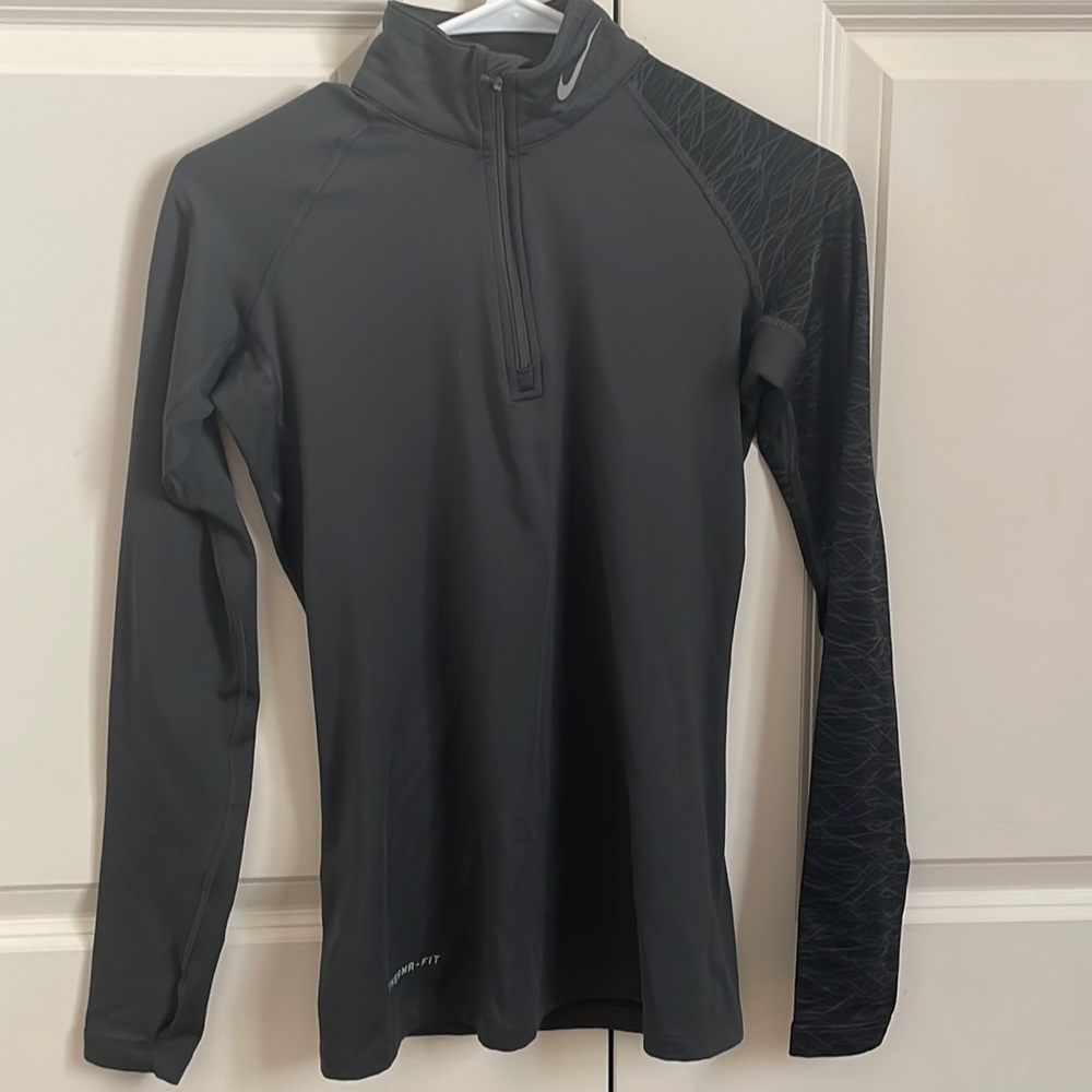 Nike long sleeve quarter zip